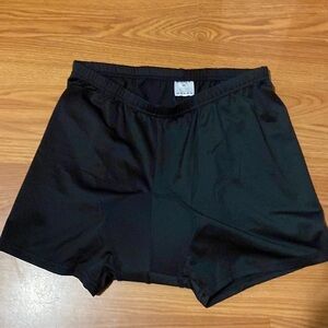 Riviyele Cycling Shorts size Medium ( BW)